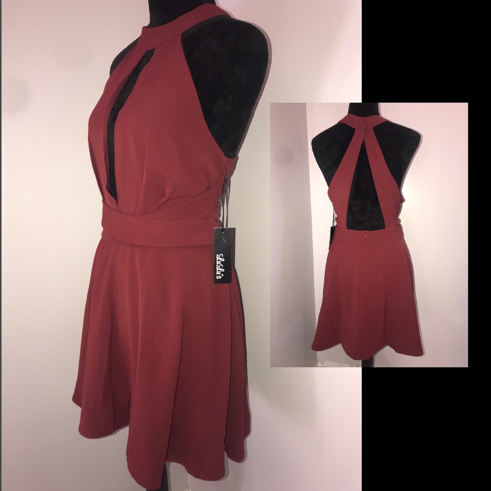 Lulu’s NWT 🎁 High neck skater dress! 🎁